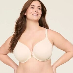 NWOT  totally smooth full coverage Front Closure Bra in sand dollar Sz 44C